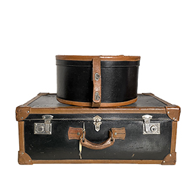 Vintage suitcase in cardboard and leather