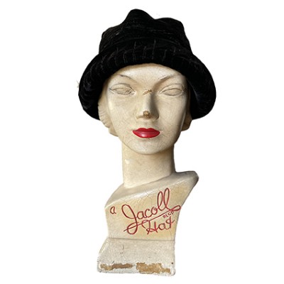 art decò millinery mannequin display