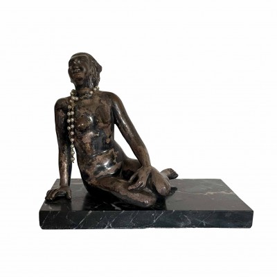 vintage statue ’30s